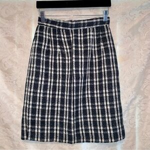 Classic Black and White Plaid Skirt size 6